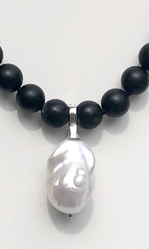 Black Shell Pearl Necklace with Magnetic Clasp - Magnetic Chains